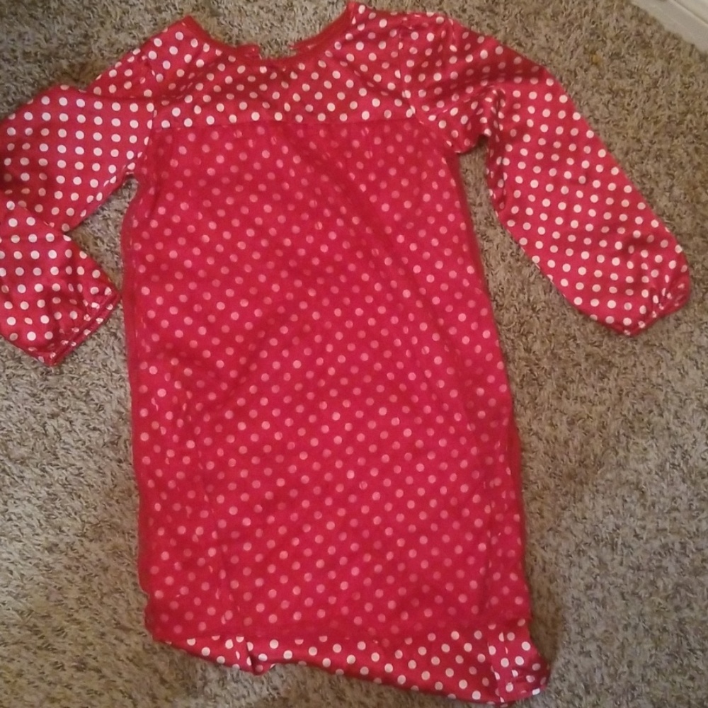 Carter's

Carter's red polka dot night gown